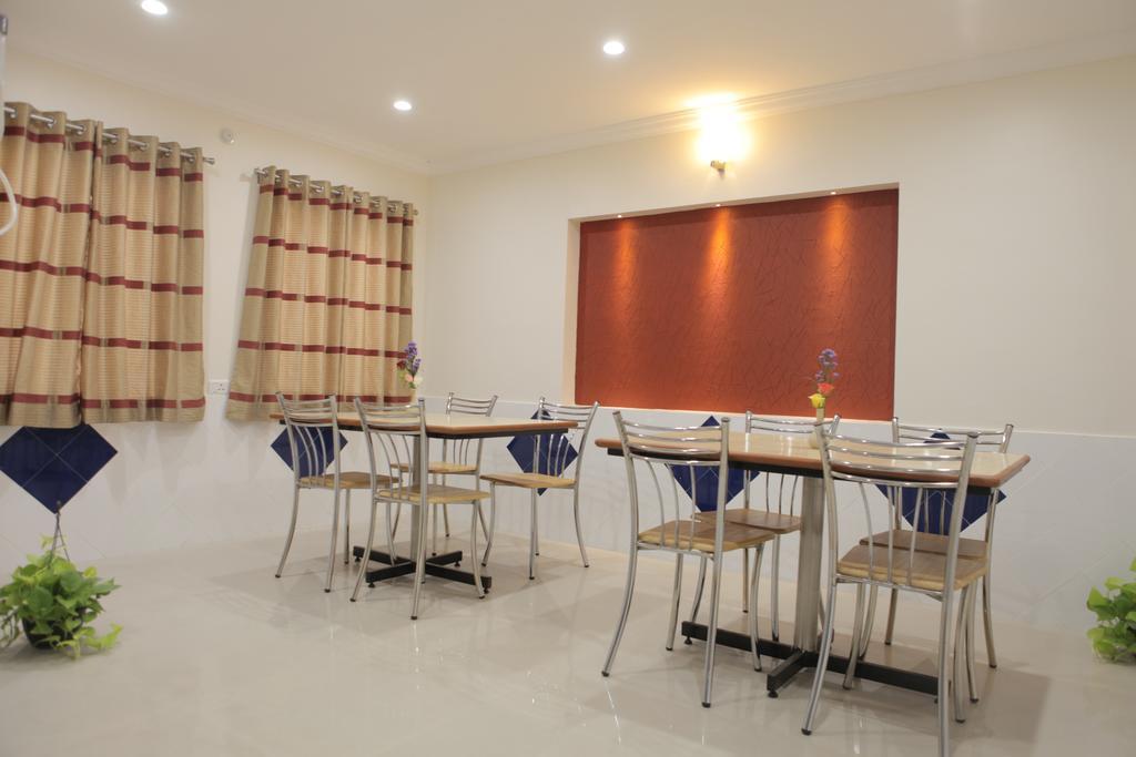 Our Nest Hotel ไฮเดอราบัด ภายนอก รูปภาพ