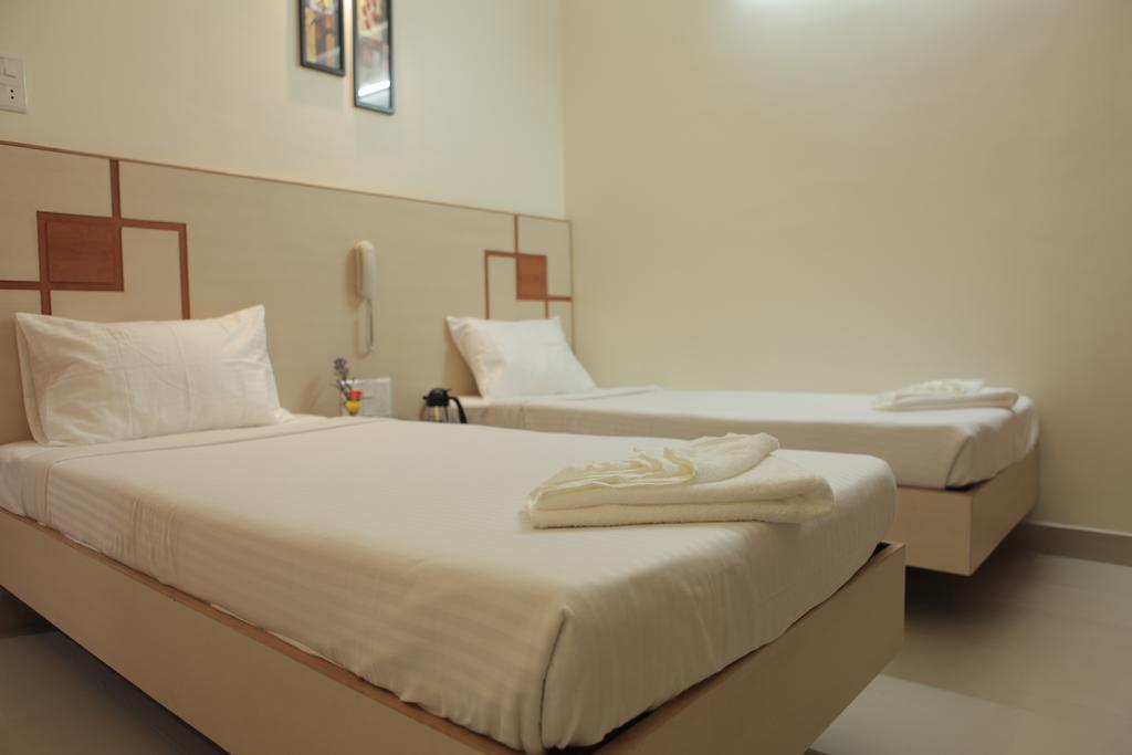 Our Nest Hotel ไฮเดอราบัด ภายนอก รูปภาพ